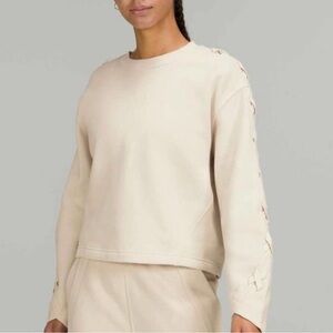 lululemon athletica Women's Cream Lace-Up Sleeve Sweatshirt